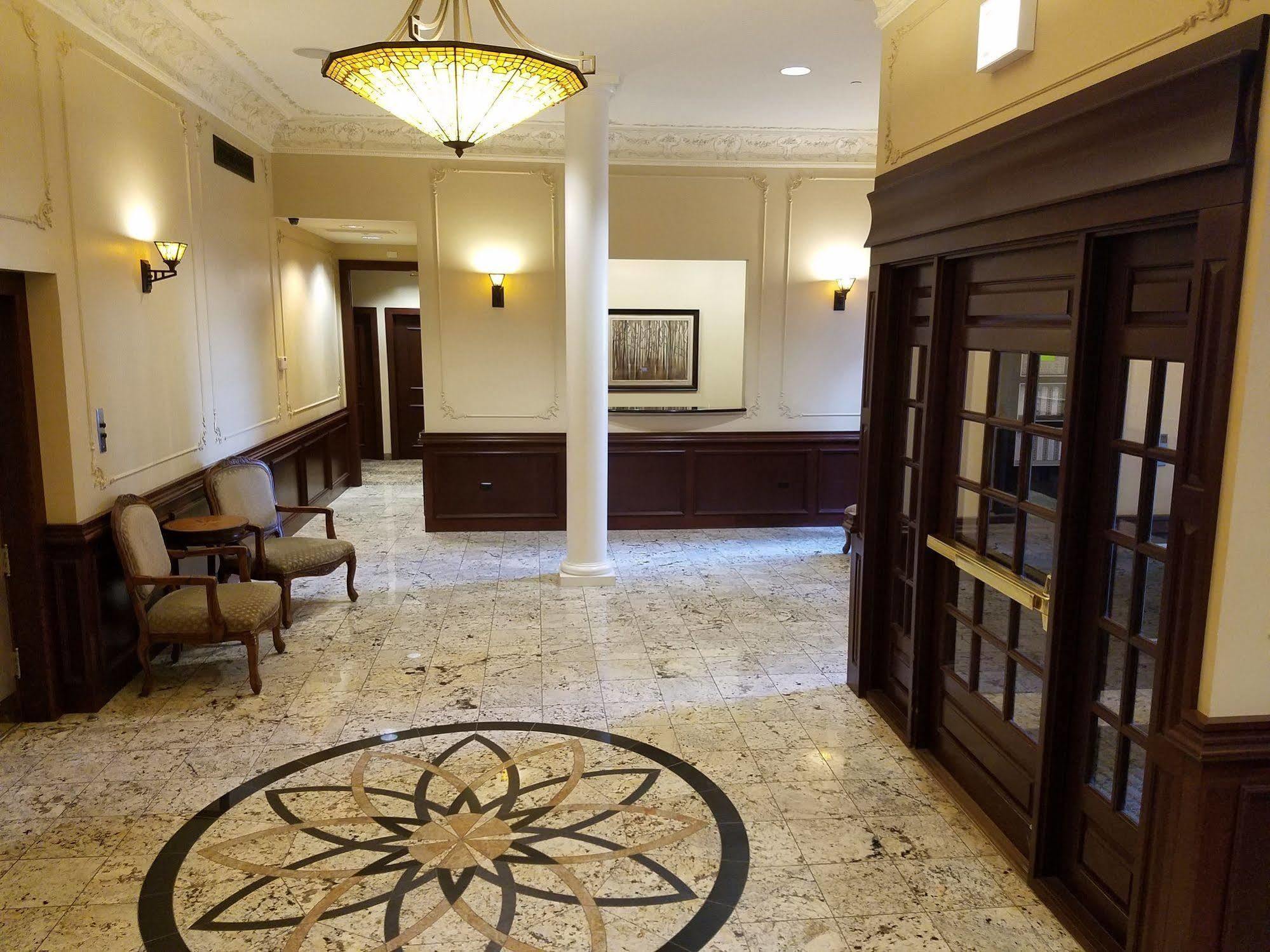 Dewitt Hotel And Suites Чикаго Экстерьер фото